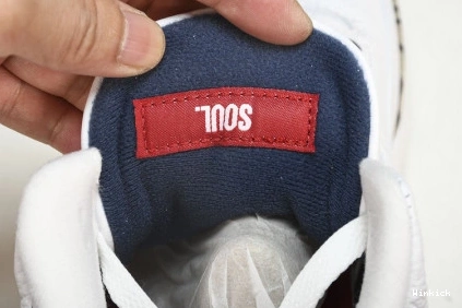 “UNC” RETRO JORDAN CT8532-104 3 AIR WHITE 0830